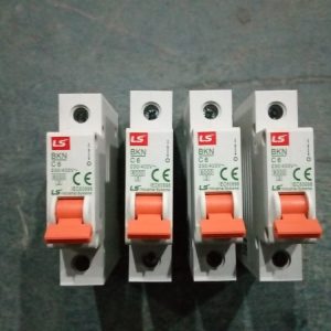 Выключатель автоматический 1P, Icu-6кА кривая C, 6А BKN 1P C6 06110074R0М
