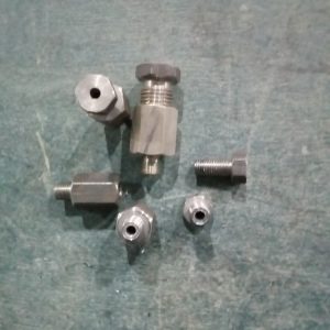 Штуцер передвижной ЮНКЖ 031.8-3-С10, присоединительная резьба М8х1
